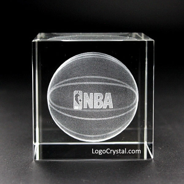 70 mm (2,75 Zoll) Kristallwürfel mit benutzerdefiniertem NBA-Logo Laser innen geätzt