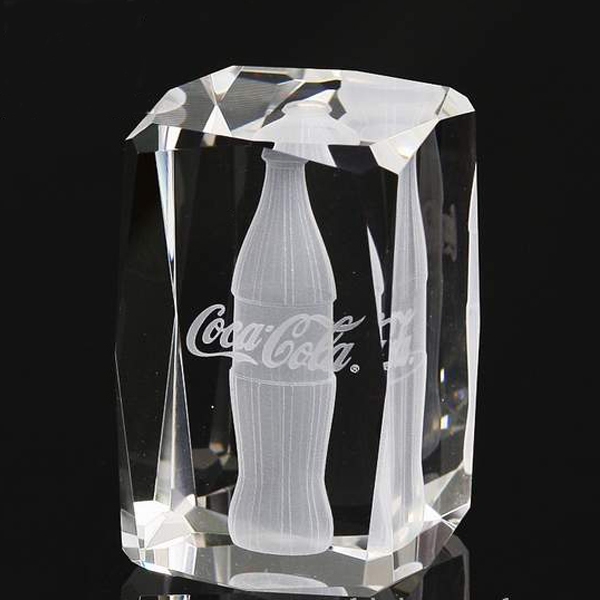 Cola-Werbegeschenke, 3D-Laser graviertes Kristallgeschenk mit Coca-Cola-Logo im Inneren Cola-Werbegeschenke, 3D-Laser graviertes Kristallgeschenk mit Coca-Cola-Logo im Inneren