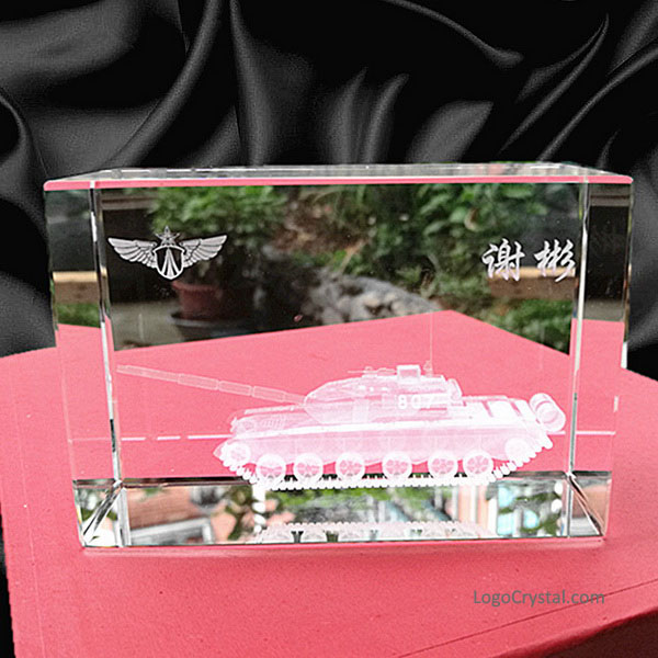 Monumento al retiro, modelo de tanque de cristal grabado con láser láser 3D, escultura interna creativa, decoración personalizada, regalo de camarada, diseño personalizado disponible