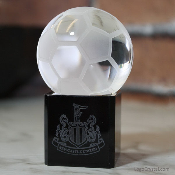 Newcastle United Football Club Gifts Custom Crystal Souvenir, Newcastle United FC Keepsakes, Newcastle United FC Mementos, 3D Laser Crystal Soccer Club Souvenirs.